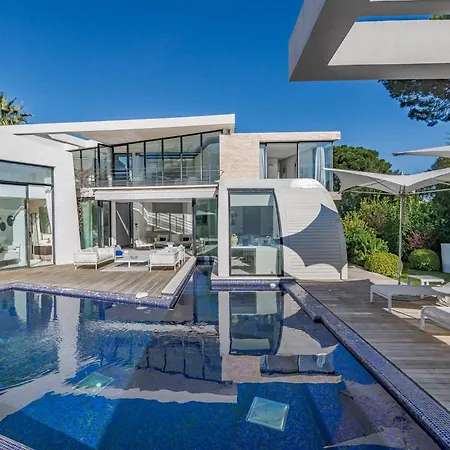 Iris Villa *